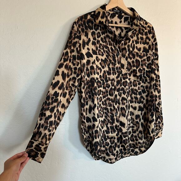 Nasty Gal Cheetah Print Button Up Blouse Size 6 - Picture 3 of 7